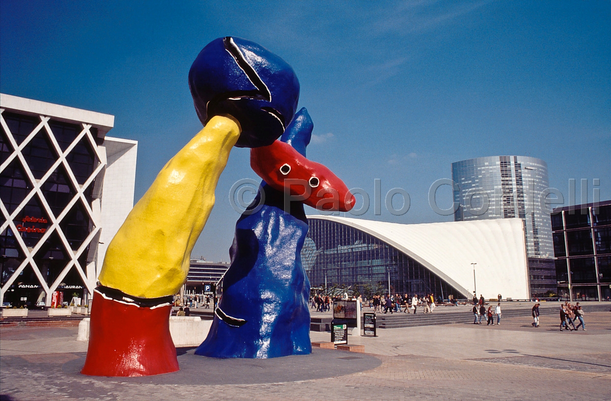 Joan Mir Sculpture, La Defense, Paris, France
 (cod:Paris 38)